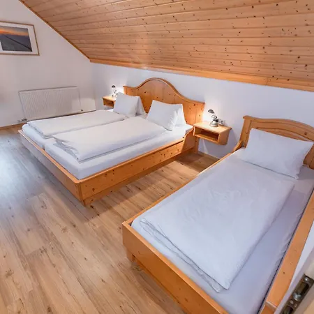 - Durnthaler Casa de hóspedes Tröpolach